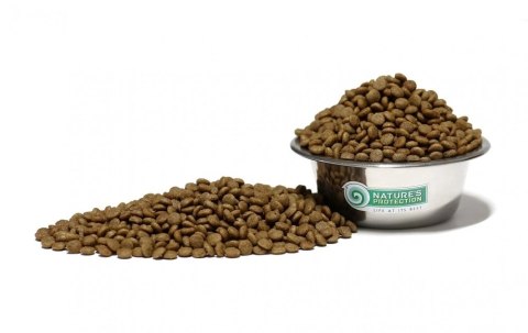 Nature's Protection Superior Care White Dogs GF White Fish Adult Small 1,5kg + Dental Snack White Dogs 50g