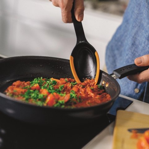 Fiskars Łyżka Z Krawędzią Silikonową Czarno-Pomarańczowa